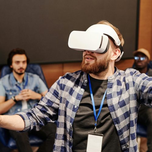 O futuro do trabalho com IA: automação, mudança de carreiras, novas habilidades necessárias na era da IA